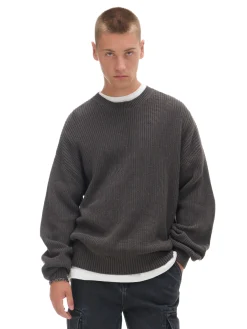 Żakardowy szary sweter