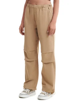 Beżowe jeansy parachute