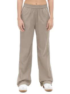 Beżowe spodnie jogger