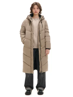 Beżowy płaszcz z kapturem