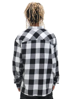 Biała koszula w kratę