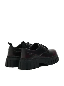 Bordowe półbuty derby