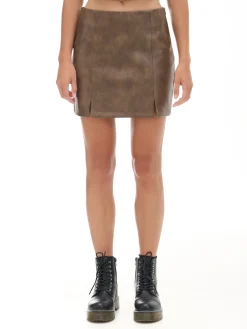 Brązowa spódniczka mini z imitacji skóry