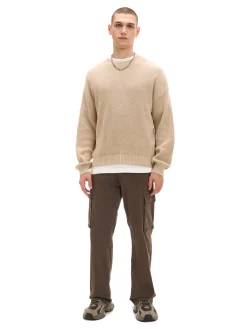 Brązowe spodnie z kieszeniami cargo