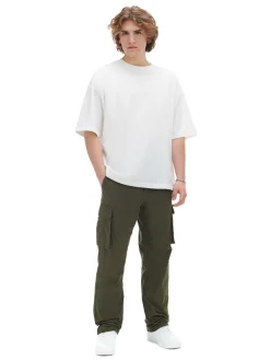 Ciemnozielone spodnie comfort z paskiem