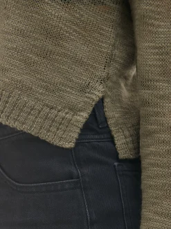 Ciemnozielony krótki sweter