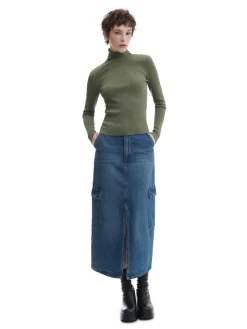 Ciemnozielony sweter z półgolfem