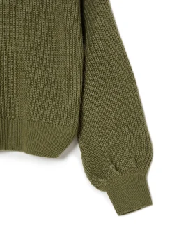 Ciemnozielony sweter z szerokim rękawem