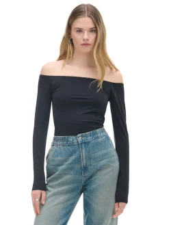 Czarna bluzka typu carmen