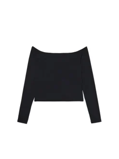 Czarna bluzka z wycięciem