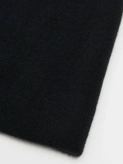 Czarna czapka beanie