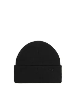Czarna czapka beanie z naszywką