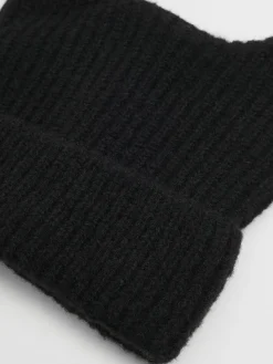 Czarna czapka z kocimi uszkami