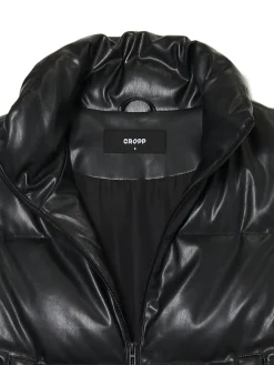 Czarna kamizelka z efektem skóry