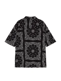 Czarna koszula z krótkim rękawem