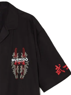 Czarna koszula z krótkim rękawem