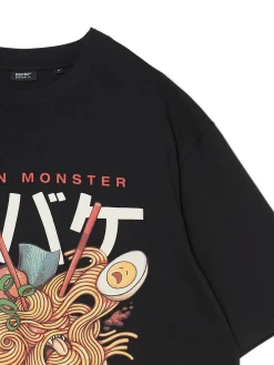 Czarna koszulka z nadrukiem