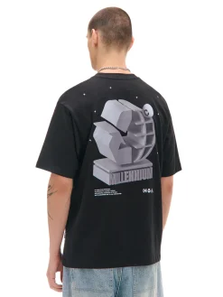 Czarna koszulka z nadrukiem