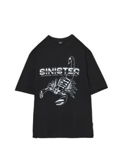 Czarna koszulka ze skorpionem