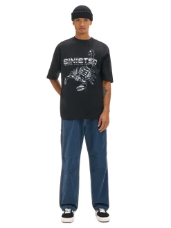 Czarna koszulka ze skorpionem