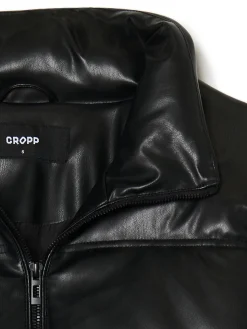 Czarna kurtka puffer z efektem skóry