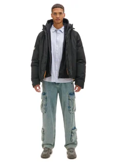 Czarna kurtka puffer z kapturem