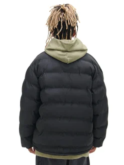 Czarna kurtka pufferka