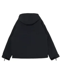 Czarna kurtka z kapturem