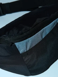 Czarna nerka z efektem reflective