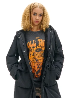 Czarna parka z kapturem