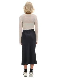 Czarna satynowa spódnica