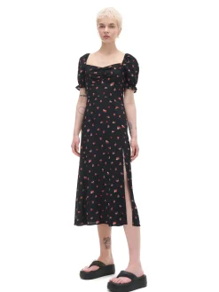 Czarna sukienka midi w kwiaty