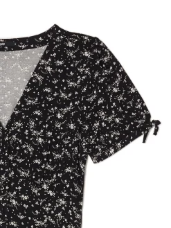 Czarna sukienka midi w kwiaty