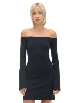 Czarna sukienka mini z rękawami flare