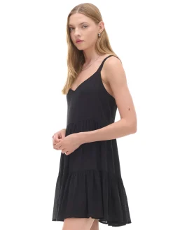 Czarna sukienka na ramiączkach