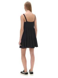 Czarna sukienka na ramiączkach