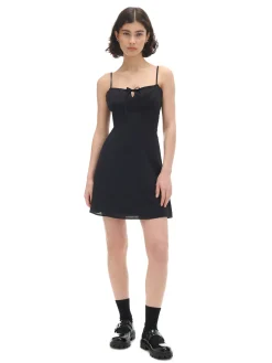 Czarna sukienka z kokardką