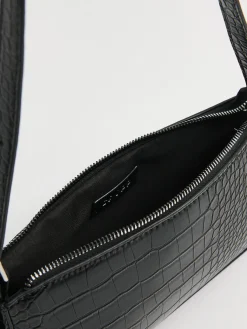 Czarna torebka z imitacji skóry