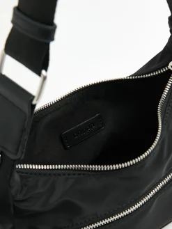 Czarna torebka z organizerem