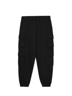 Czarne dresowe joggery z kieszeniami cargo