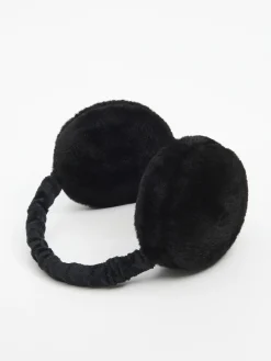 Czarne futrzane nauszniki