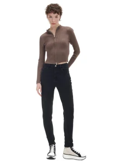 Czarne jeansy mom slim