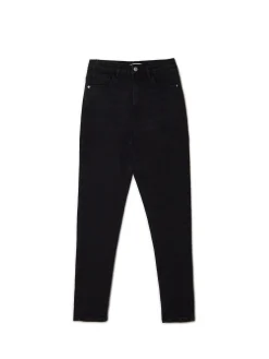 Czarne jeansy mom slim