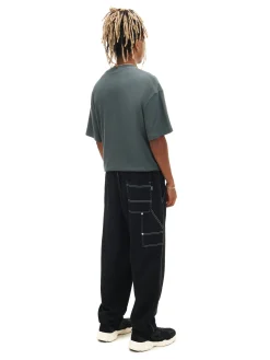 Czarne joggery z białym przeszyciem