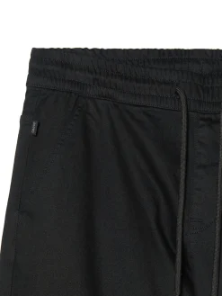 Czarne joggery z kieszeniami cargo