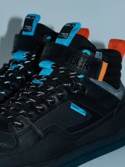 Czarne sneakersy za kostkę