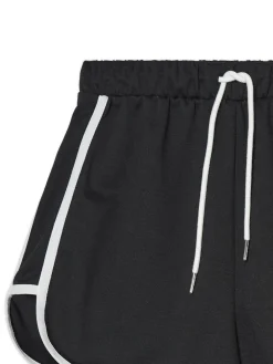 Czarne szorty dresowe