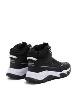 Czarne wysokie sneakersy na zimę