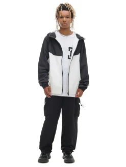 Czarno-biała kurtka z kapturem