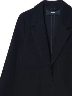 Czarny długi płaszcz